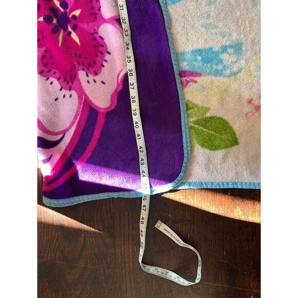 Disney's Frozen "Celebrate Love" Micro Raschel Throw Blanket 46" x 56" - Picture 2 of 3